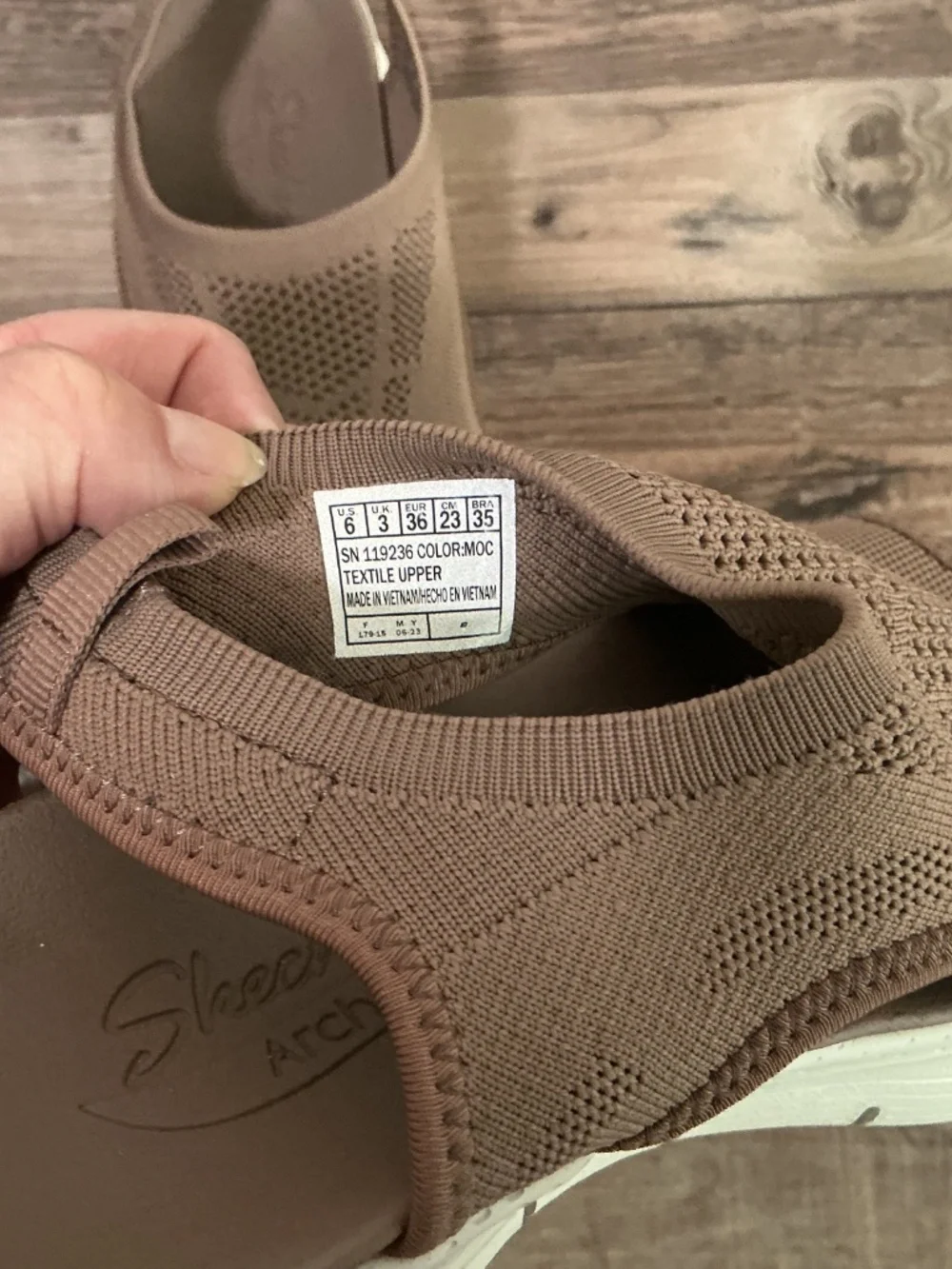 Skechers Arch Fit City Catch Sandals - 6 - Picture 9 of 10